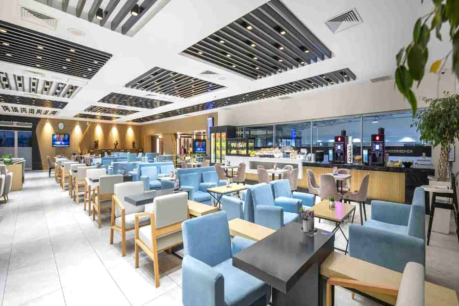 Flughafen AYT Antalya: Zugang zur FTA Comfort Lounge. Foto: GetYourGuide Flughafen AYT Antalya: Zugang zur FTA Comfort Lounge. Foto: GetYourGuide