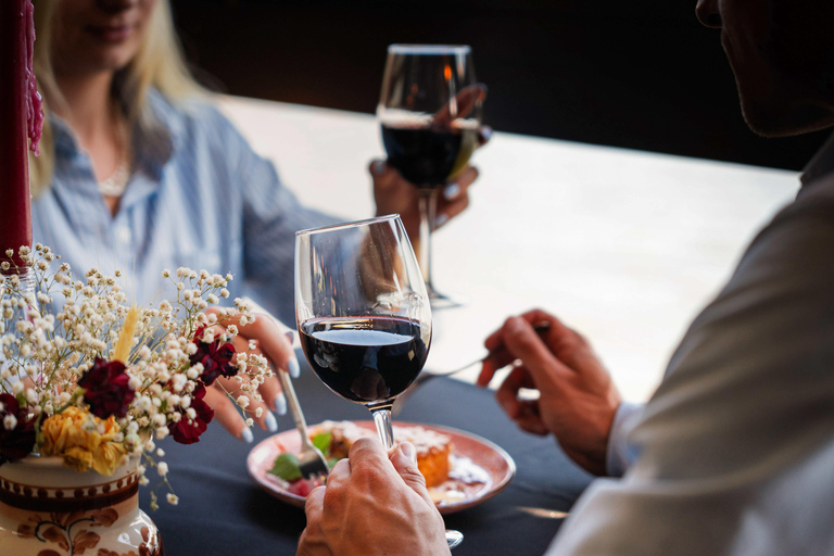 Krakow: Romantic Dinner with a Cruise on the Vistula River