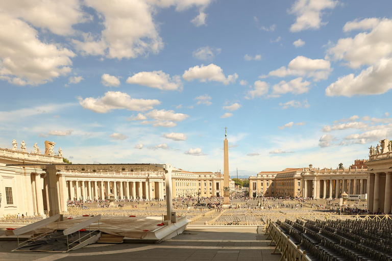 Rome: St. Peter’s Basilica & Underground Tombs Tour Group Tour in French