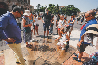 The Highlights of Verona Small Group Walking Tour