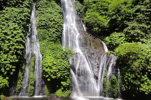 Banyumala waterfall bali ; trekking in the jungle