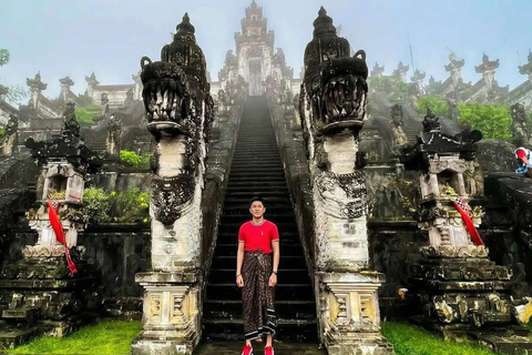 Bali: East Bali Highlights – Lempuyang & Virgin Beach