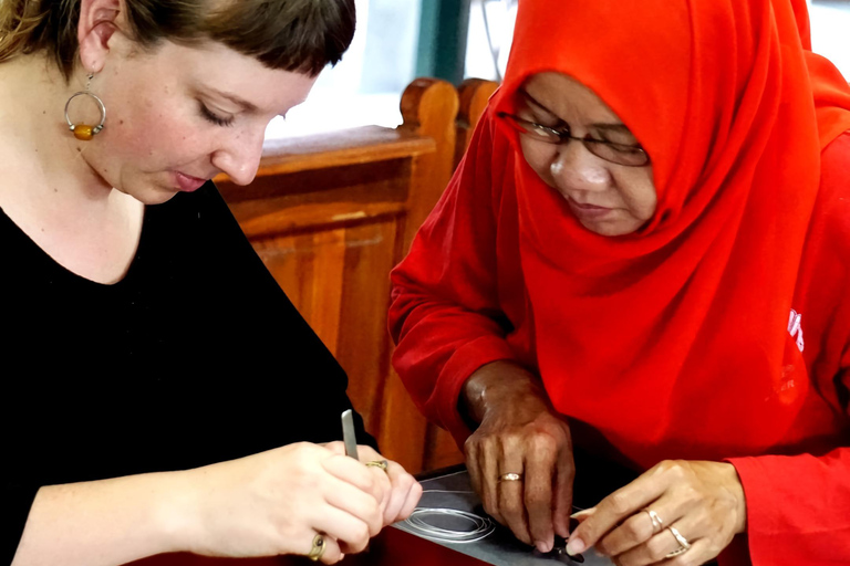 Yogyakarta : Atelier de fabrication traditionnelle de bijoux en argent