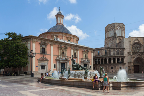 Valencia: Bike Tour, historic center & arts-sciences museum