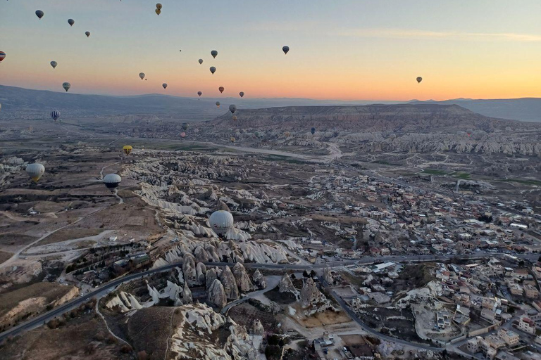 KAPPADOKIEN HEISSLUFTBALLONS (GOREME)Kappadokien; Der schönste Flug der Welt (GOREME)