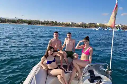 Salou: Private Zodiac Boat Trip Through the Coves of Salou