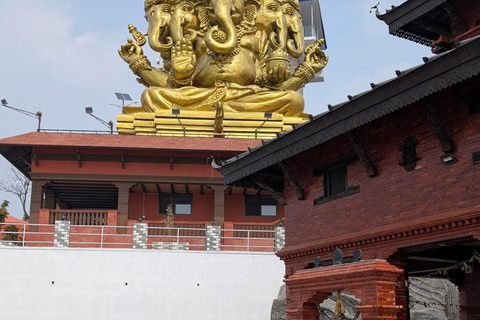 Pokhara: Sarangkot Cable Car Sunrise Tour with guide