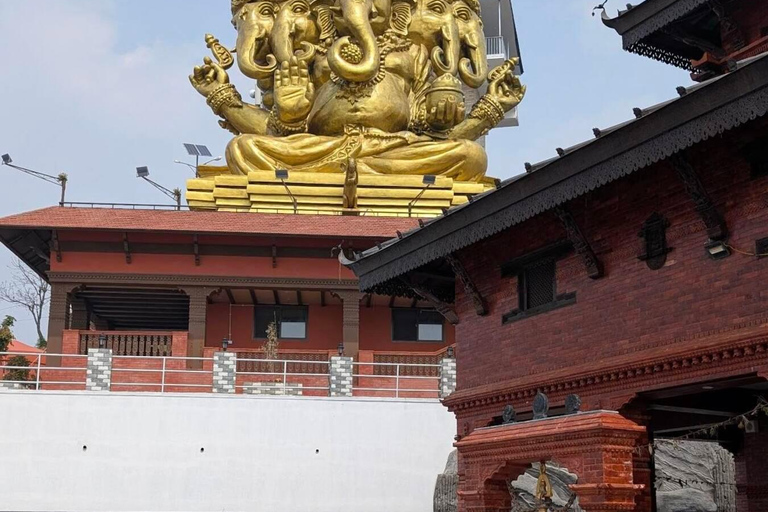 Pokhara: Sarangkot Cable Car Sunrise Tour with guide