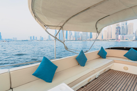 Dubai Yacht Tour - båttur upp till 12 gäster Privat tur3 timmars sightseeing - Dubai Luxury Yacht Experience