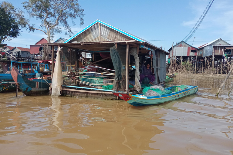 Siem Reap: Tonle Sap Lake & Floating Village Tour Tour in a Tuk Tuk