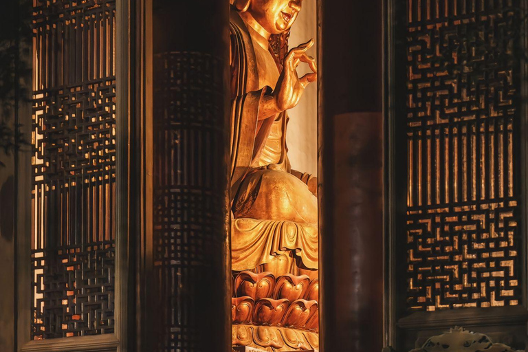 Hangzhou : visite panoramique de Feilai Feng avec sculptures en pierre anciennesHangzhou : Visite panoramique de Feilai Feng avec sculptures en pierre anciennes