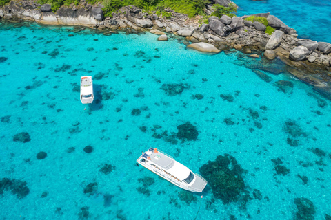 Phuket: Excursión a las Islas Similan en Catamarán Premium Speed