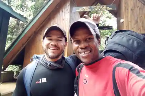 2 dias na Rota de Marangu do Kilimanjaro com o nosso guia de turismo