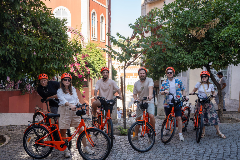 Lisbon: Guided Bike or E-Bike Tour with Viewpoints Private E-Bike Tour