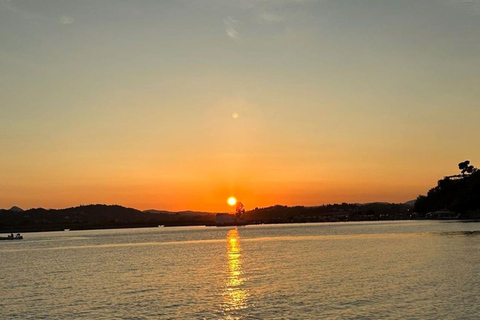 Corfú: Crucero al atardecer en un velero tradicional de madera