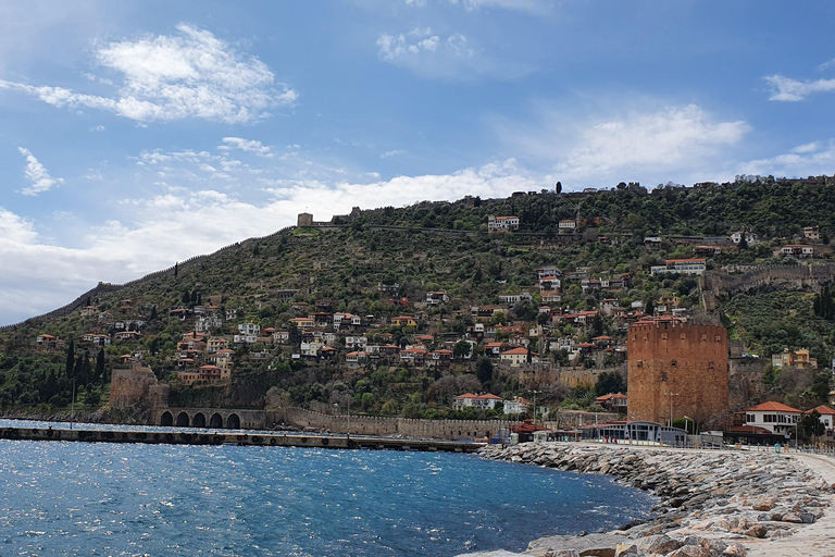 Alanya: tour della città con funivia, tour in barca e pranzo DimcayTour dei punti salienti di Alanya: Funivia, crociera in barca e attrazioni della città