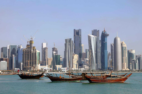 Stadsutflykt i Doha och åktur med traditionell Dhow-båt i träStadsutflykt i Doha och båtresa med traditionell Dhow i trä