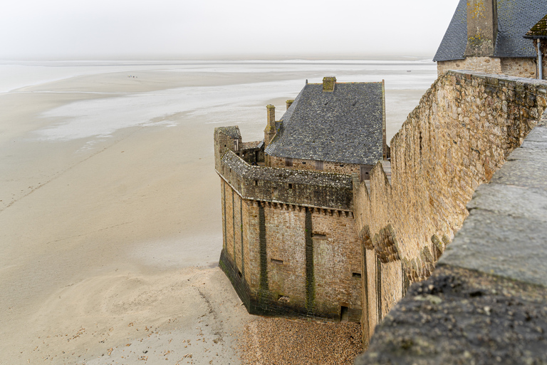 De Paris: Viagem de 1 dia ao Mont Saint Michel com um guiaDe Paris: excursão de um dia ao Mont Saint Michel com um guia