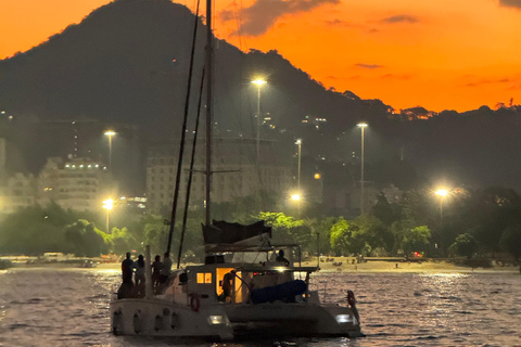 Rio de Janeiro: Private Catamaran Cruise with BBQ & Open Bar