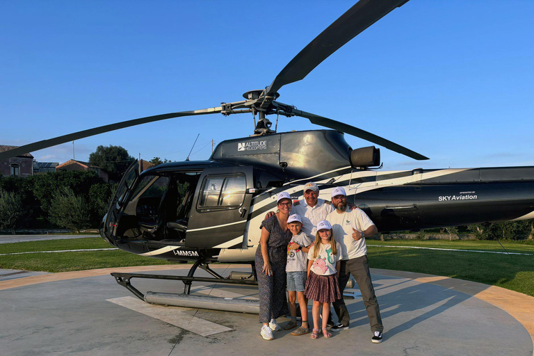 Etna: tour privato in elicottero (pick-up in hotel disponibile)Tour in elicottero di 30 minuti (con prelievo in hotel)