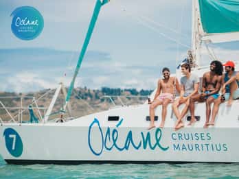 Ile aux Benitiers: Crucero compartido de día completo en catamarán y almuerzo