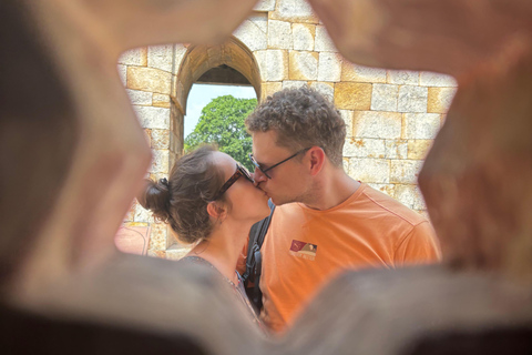 Delhi: Metro Heritage Tour with Guide