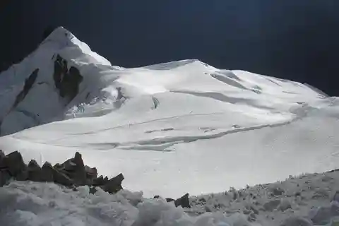 La Paz: Andes Mountains 7-Day Trek with Huayna Potosí climb