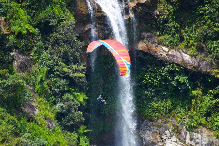 De Medellín: vol en parapente et visite de Guatape