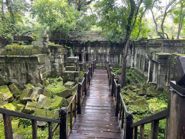 Siem Reap: Beng Mealea, Banteay Srei & Kulen Waterfall Trip