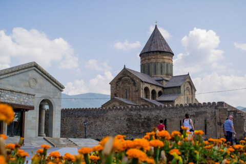 Z Tbilisi: Klasztor Jvari, Uplistsikhe i Mtskheta ...