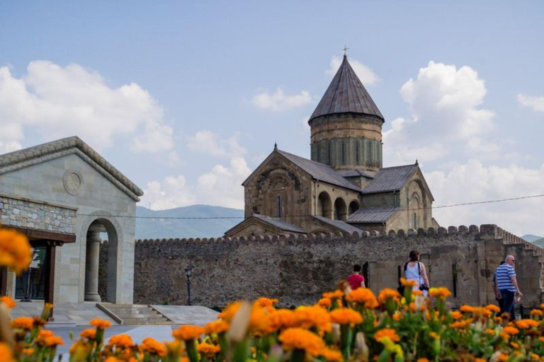 Von Tiflis aus: Das Jvari-Kloster, Uplistsikhe und Mtskheta ...