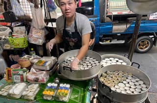 Bangkok: Wang Lang Siriraj Foodtour & Thai-Barbecue