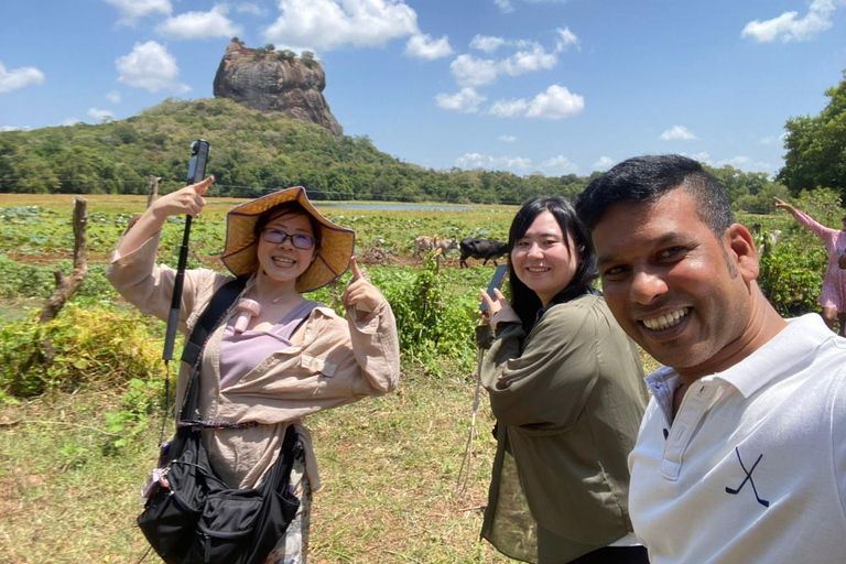 From Airport: 2-Night Sigiriya and Kandalama with Kandy Drop