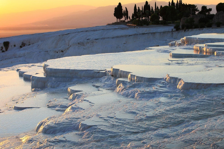 Kusadasi: Ephesus & Pamukkale 2-Day Tour with Lunch