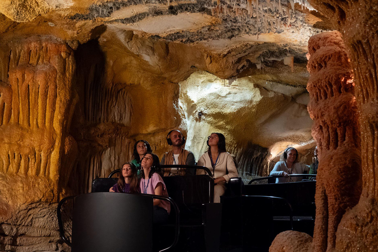 Tour por Cassis, paseo en barco por las Calanques y visita a la Cueva CosquerTour por Cassis, paseo en barco por las Calanques y visita a la cueva Cosquer