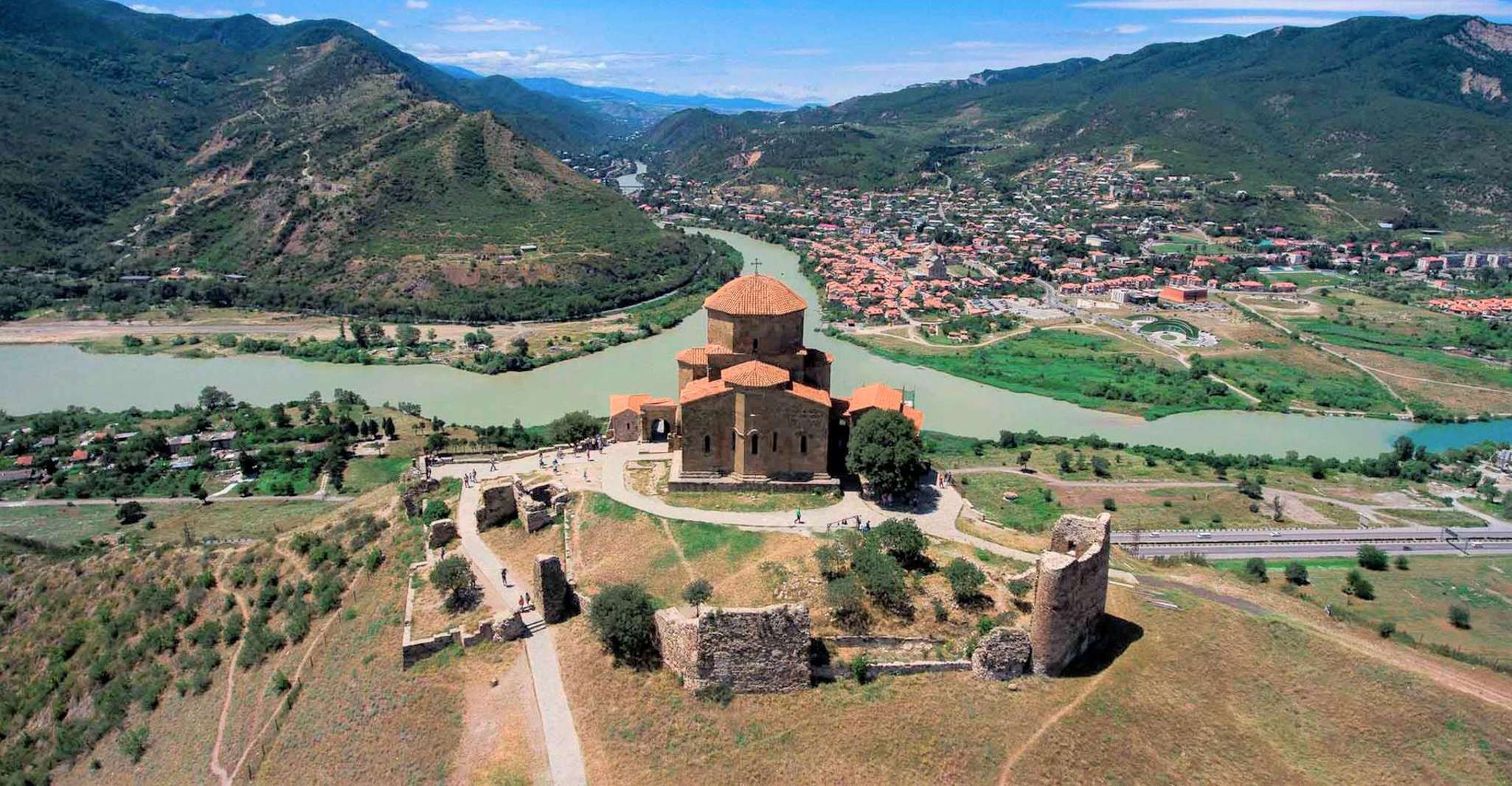 Group Tour to, Gori - Uplistsikhe - Mtskheta - Jvari - Housity