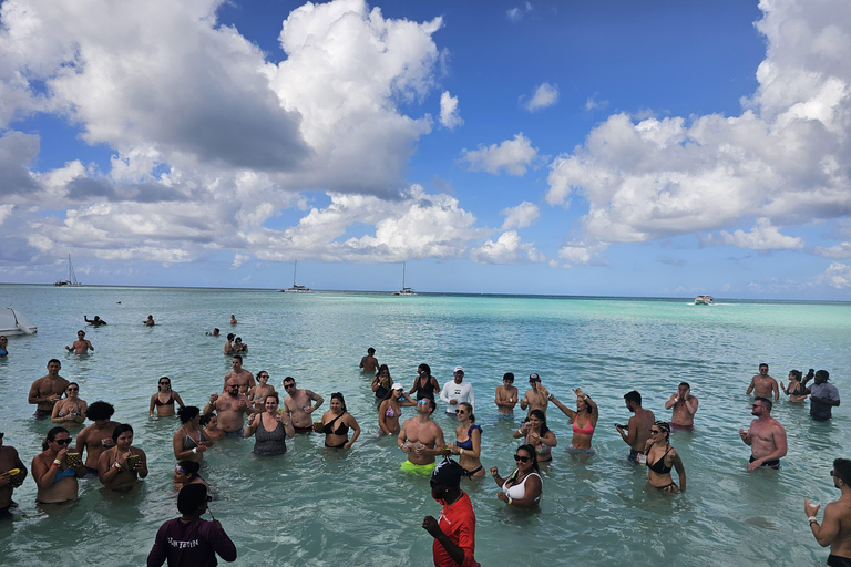 VIP tour to Saona Island by speedboat with a visit to paradise beaches SAONA ISLAND VIP SPANISH