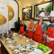Hanoi: Maya Traditional Cooking Class & Market Tour