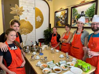 Hanoi: Traditional Cooking Class & Market Tour