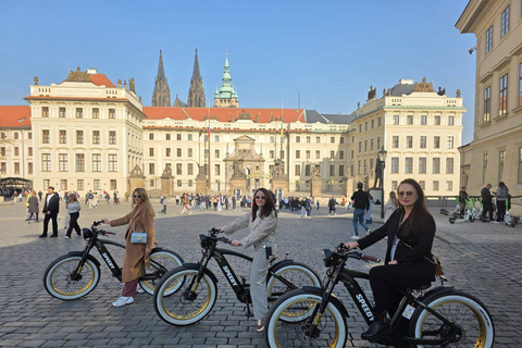 Prague Viewpoints & Historical Ebike Tour 4 Hours: Group E-Bike Tour