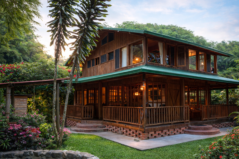 From Quito: 2-Day Mindo Cloud Forest Birdwatching Tour