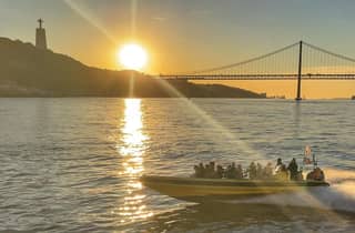 Lissabon: Schnellboot-Abenteuer zum Sonnenuntergang