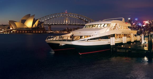 Sydney: Christmas Party Dinner Cruise with Buffet