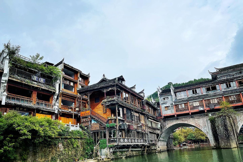 Zhangjiajie: Furong & Fenghuang 2-Day Tour with Boat Ride Small Group (4 people)