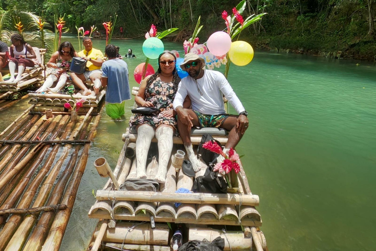 Montego Bay: Bamboo Rafting Tour z masażem stóp