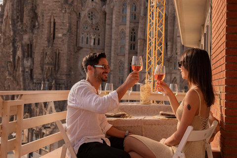 Prywatna degustacja wina z widokiem na Sagrada Familia i posiłkiem tapas