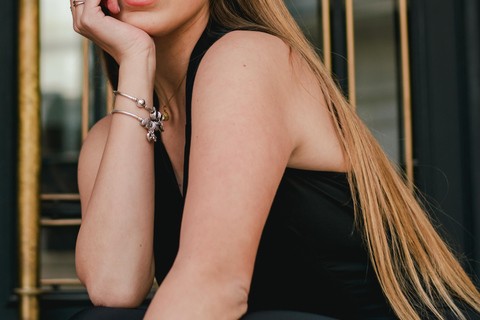 Bucharest: Essential Photo Session in the Charming Streets