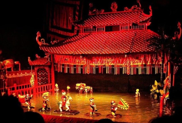 Ho Chi Minh City: Water Puppet Show & Night Market Tour
