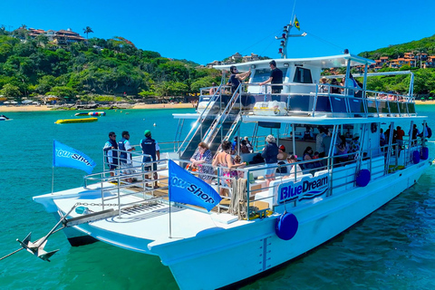 Búzios: Sail along the north side of the peninsula on the Blue Dream Catamaran Búzios: Sail along the north side of the peninsula on the Blue Dream catamaran