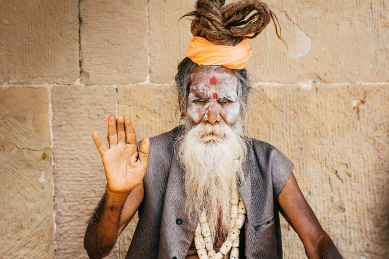 Kulturelle und spirituelle Pfade in der Altstadt von Varanasi